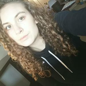 Meet your Posher, Elise